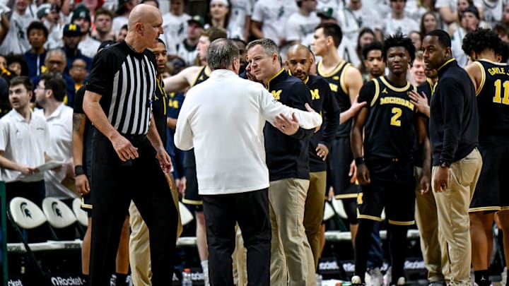 绿联星辰GS2200户外电源